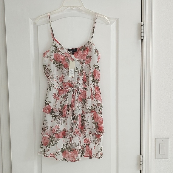 New Francesca's TRIXXI Chiffon Ruffle Floral Print Surplice Dress Peachy Pink S - Picture 3 of 13
